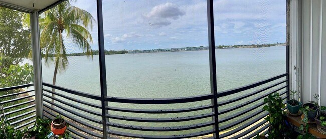 Photo - 1175 NE Miami Gardens Dr Unit 301