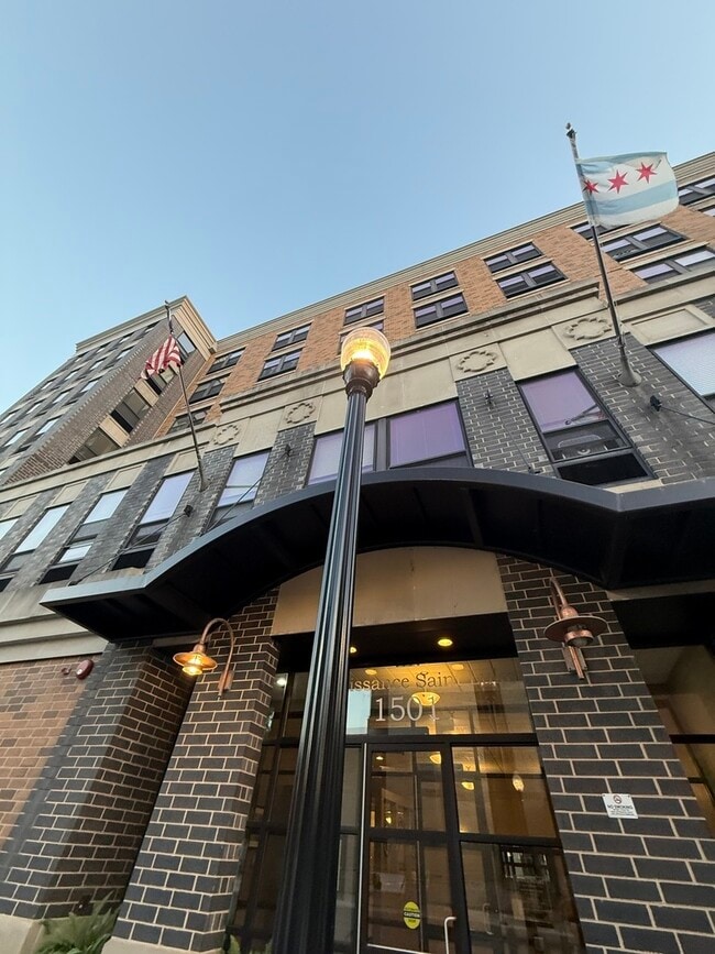Photo - 1501 W Belmont Ave Unit 201