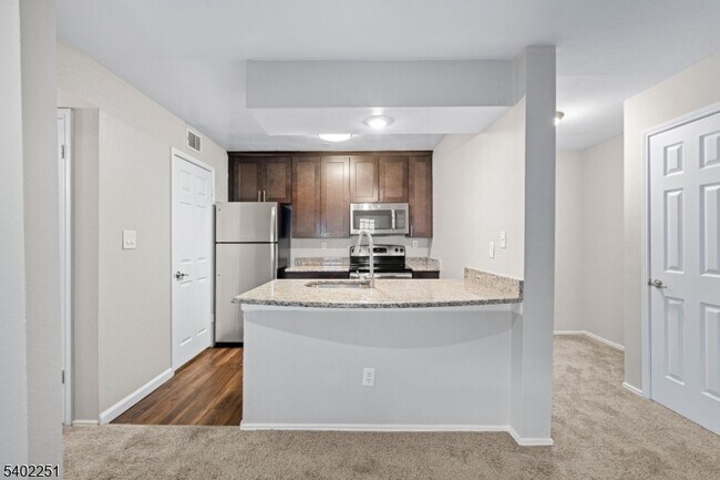 Photo - 690 NJ-23 Unit R1