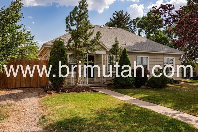 Photo - 2364 E Redondo Ave