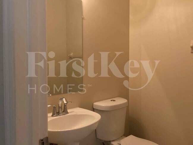 Photo - 181 NE 30th Pl