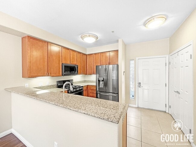 Photo - Beautiful 2BD/2.5BA Condo in Bankers Hill W/ W/D, A/C, Patio Area and Community Gym! Unidad 108