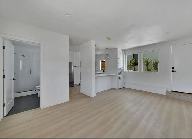 Photo - Stylish Santa Monica studio with w/d in unit, and private rear yard.