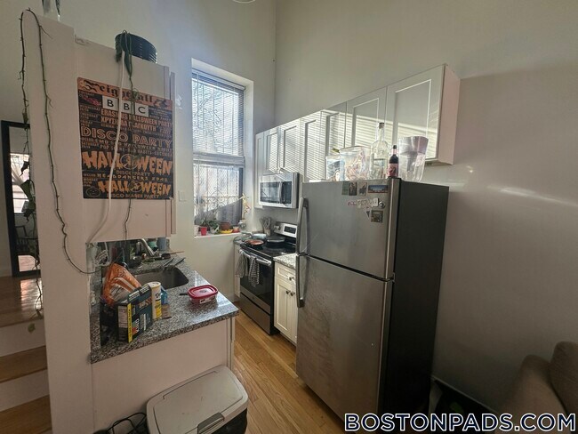 Photo - 168 Northampton St Unit 1