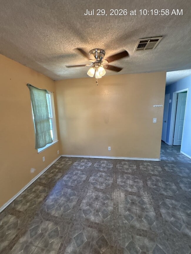Photo - 1737 W Buena Vista Ave