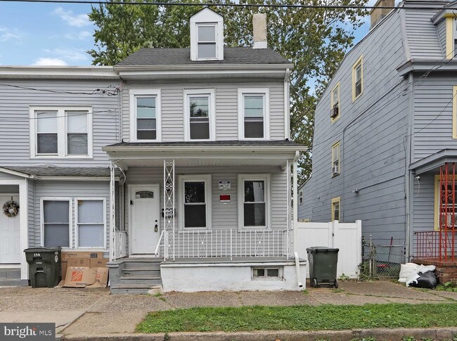 Photo - 133 E Federal St House