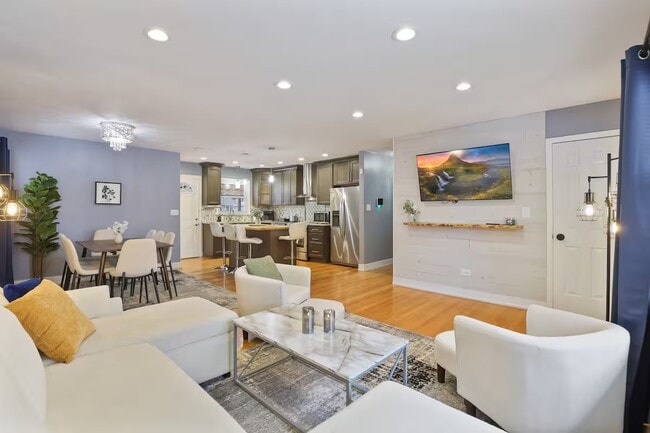 Photo - 777 N Lombard St