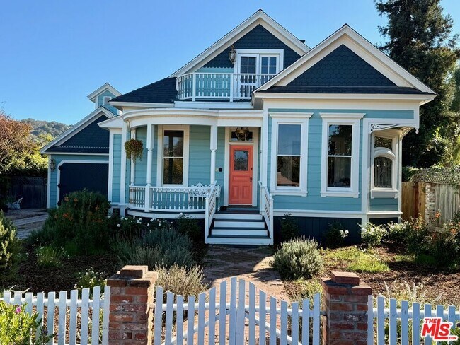 370 Main St