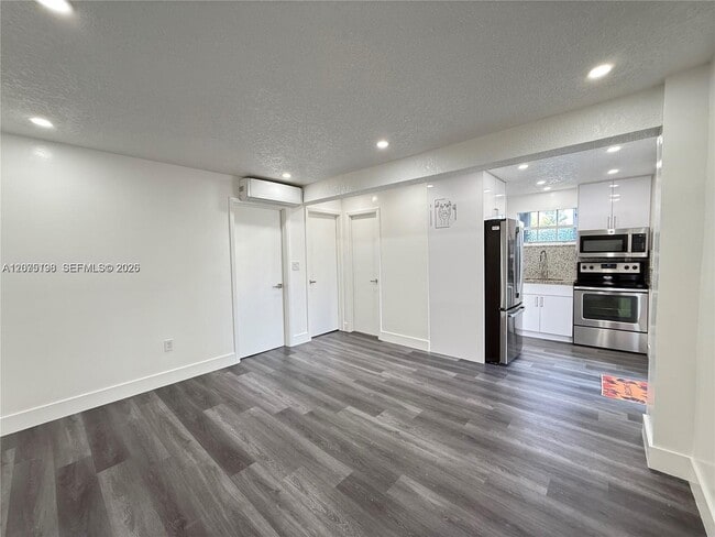 Photo - 130 NW 32nd Ct Unidad 2