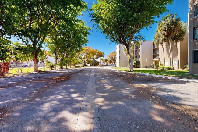 Photo - 3581 SW 117th Ave Unidad 5-308