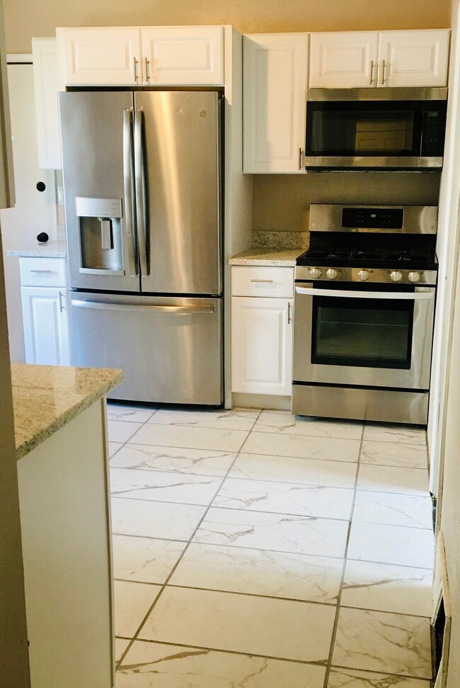 Building Photo - 3348 S Illinois Ave