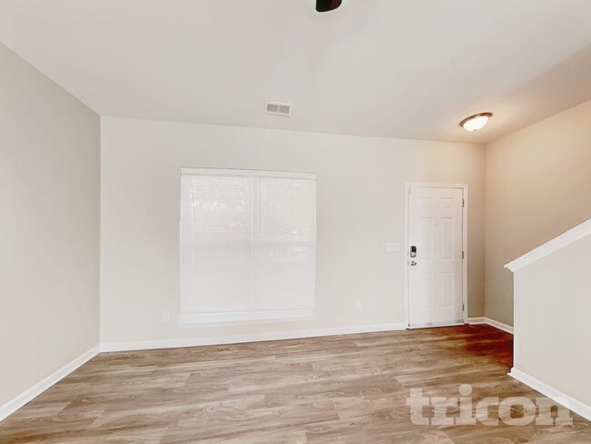 Photo - 544 Stillgreen Ln