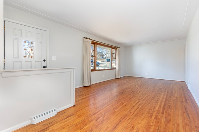 Photo - 3119 Sumter Ave S