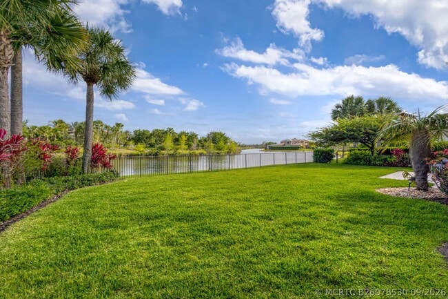 532 Sonoma Isles Cir