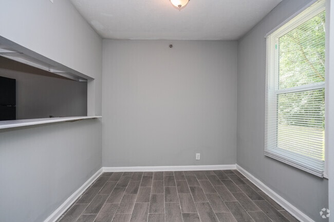1BR, 1BA - 625SF - Dining Room