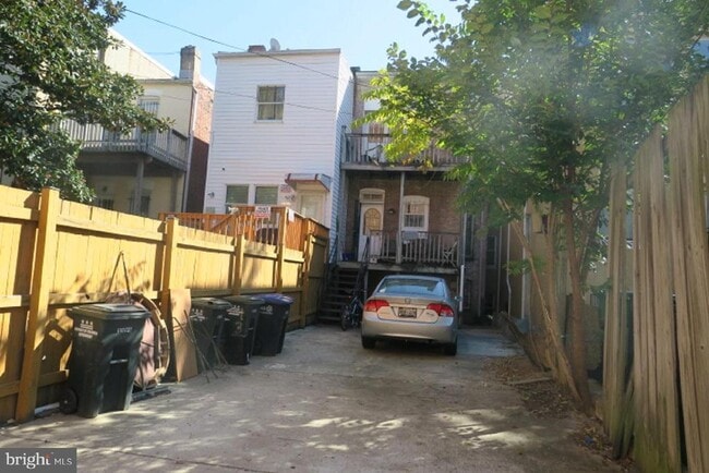Photo - 1031 Park Rd NW