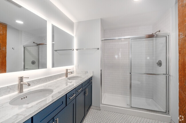 2BR, 2BA - 893SF - Primary Bathroom - Hotel St Apartments