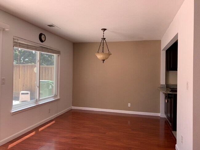 Photo - 3932 Harlequin Terrace