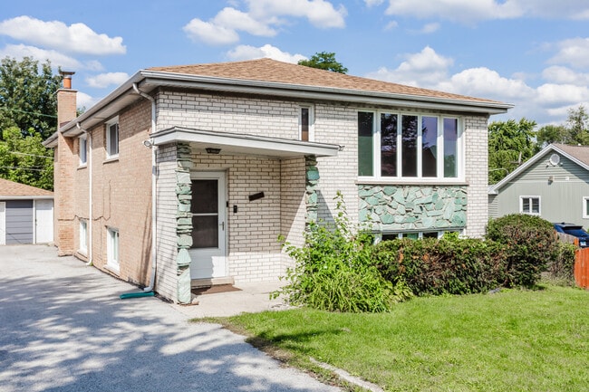 Photo - 7840 Cronin Ave