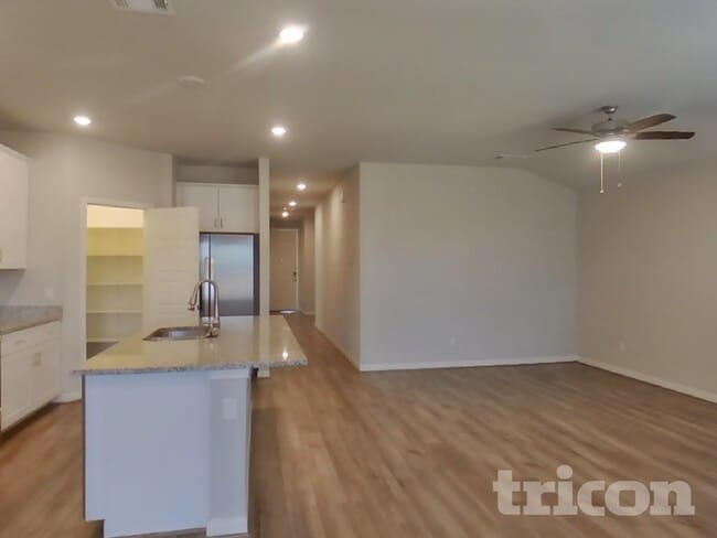 Photo - 5818 Nyla Wy