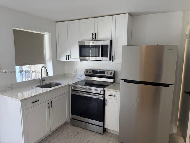 Photo - 219 SW 21st Ave Unit 5