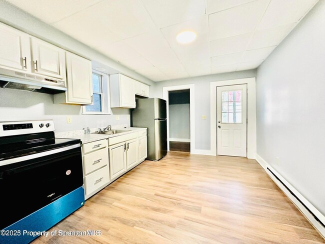 Building Photo - 7 Plum Pl Rental