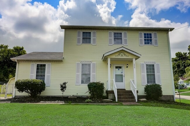 Building Photo - 200 Retreat Ct W