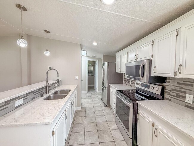 Photo - 13708 Palm Dr