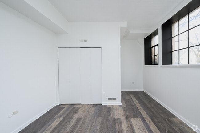 Seville Lofts 1BR, 1.5BA - 729SF