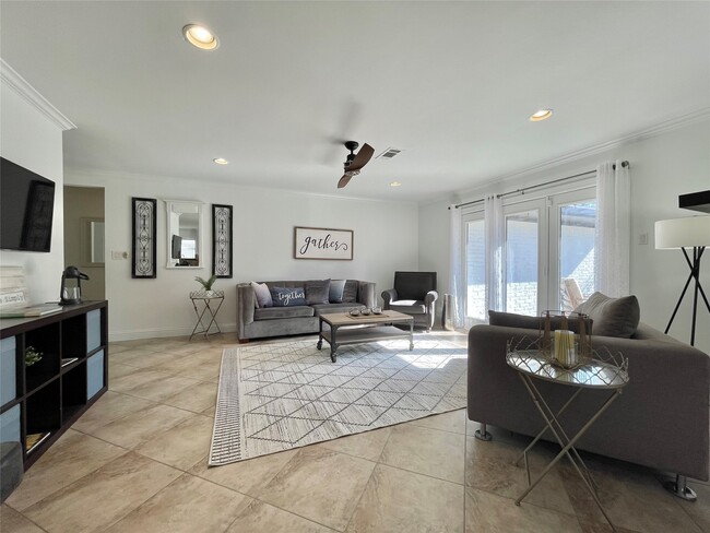 Photo - 5711 Belrose Dr