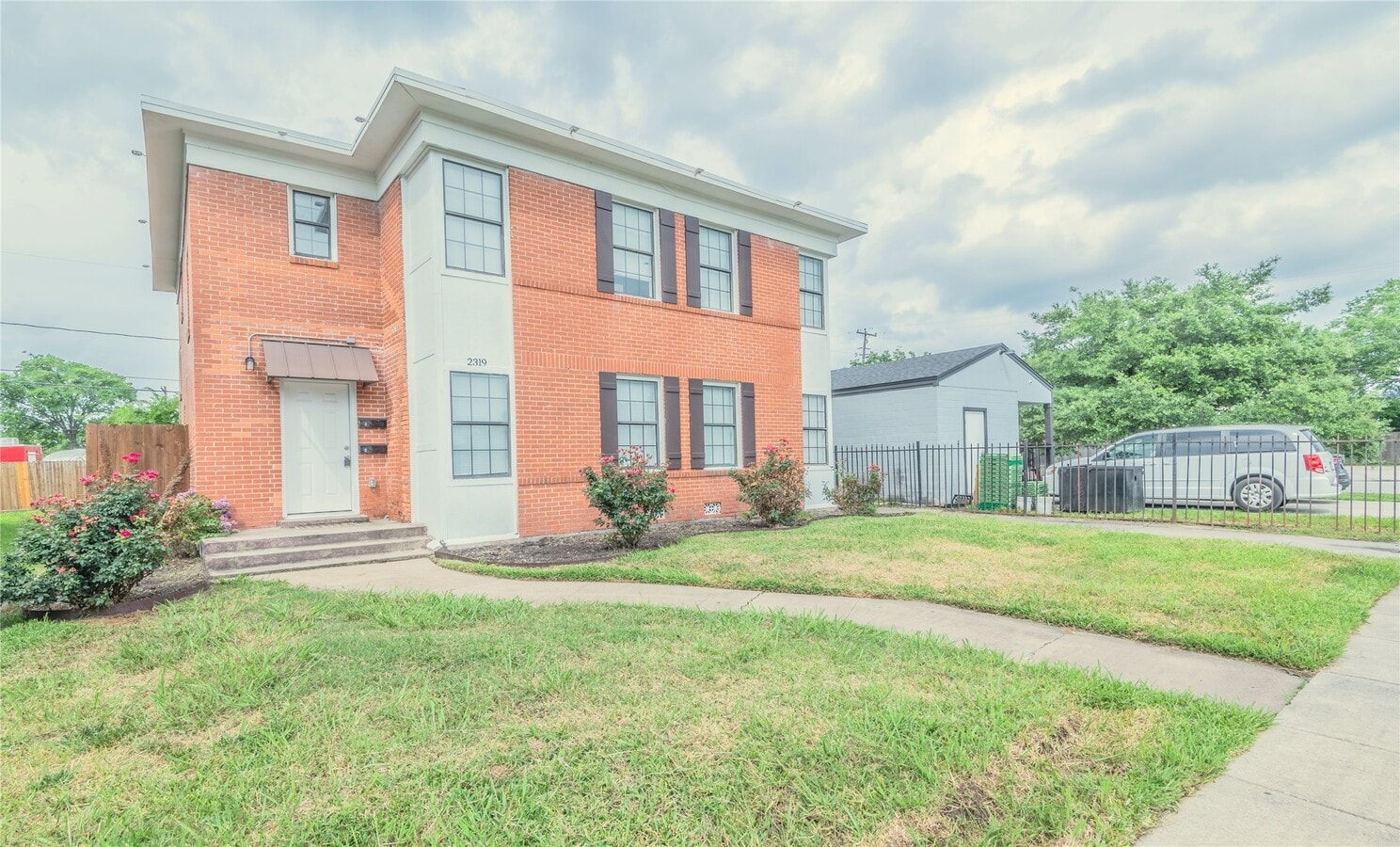 Photo - 2319 Rosewood St Unidad A