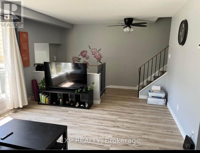 Photo - 135 Sonnet Crescent