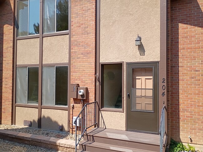 Building Photo - 636 Horizon Dr Unit 204
