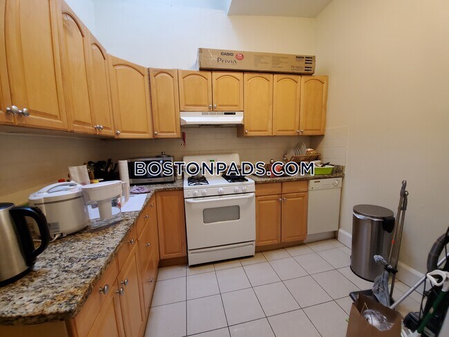 Photo - 43 Bay State Rd Unit 4R