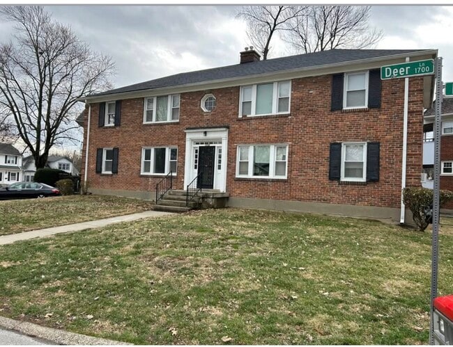 Building Photo - 1736 Deerwood Ave Unit #1