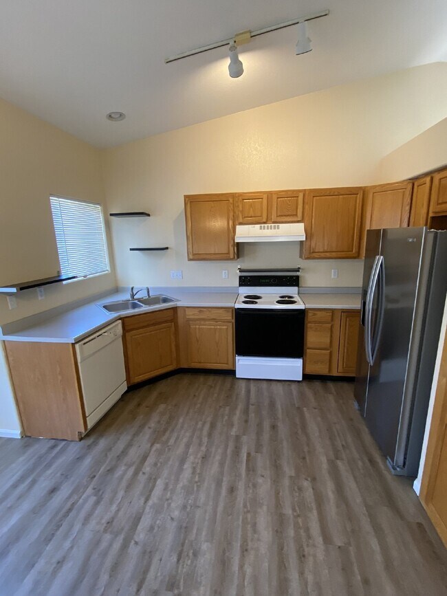 Photo - DON'T MISS!! 3BD/2BA Single Family Home in Parker, Water & Mowing Included!!!!