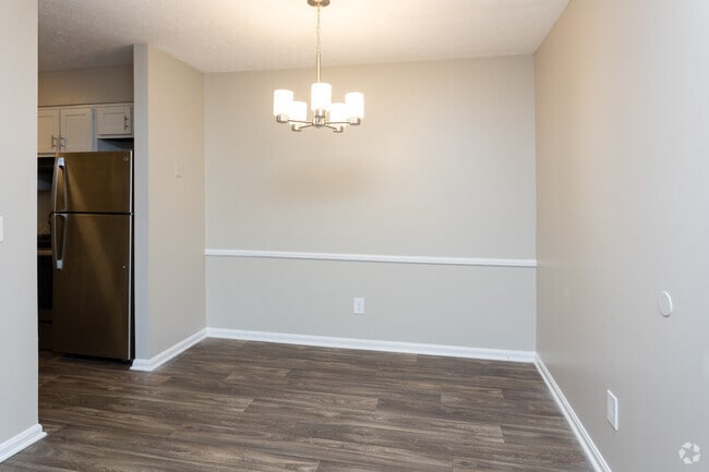 1BR, 1BA - 825 SF - Dining Area - The Monroe