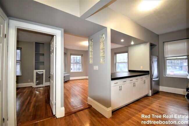83 Glenville Ave Unidad 1