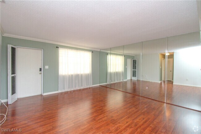 Building Photo - 729 Palm View Dr Unit D4 Rental