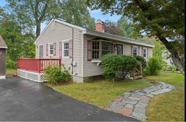 Building Photo - 22 Henry St