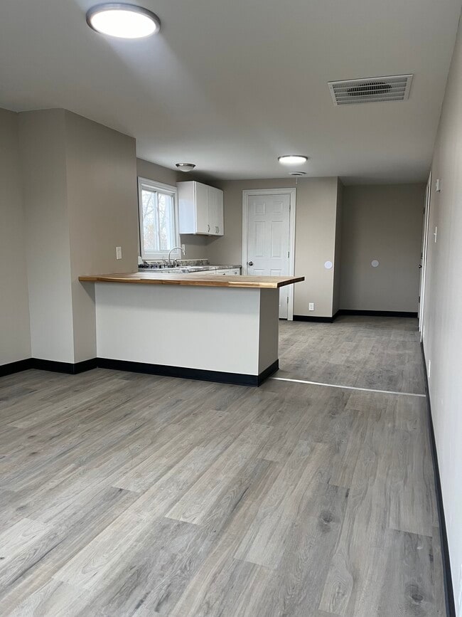 Living area - 159 Mineral Springs Rd Unit UF