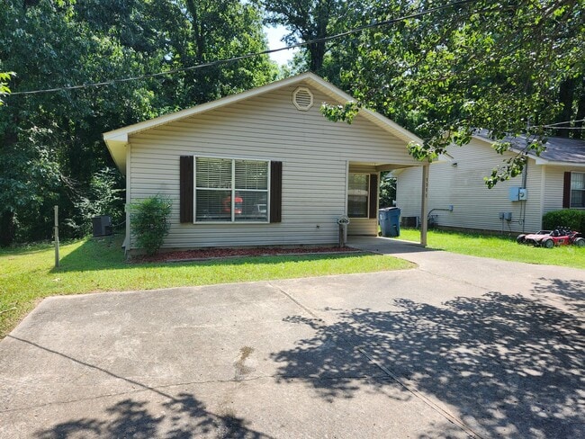 Building Photo - 1911 Watts Rd