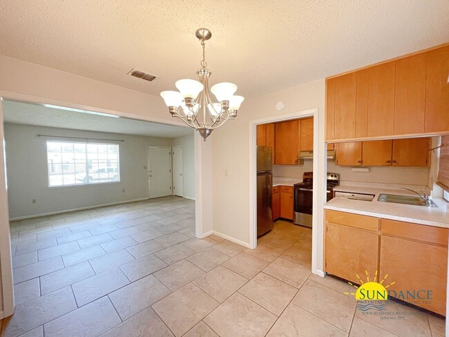 Photo - 11 Oak Ln