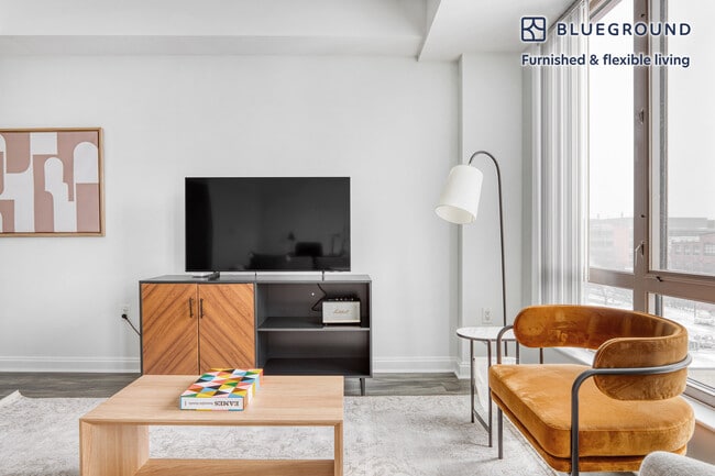 Photo - 285 Third St Unidad FL6-ID592