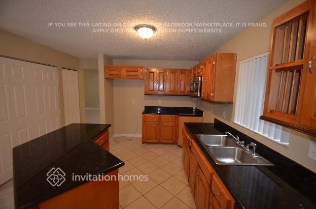 Photo - 930 SW 88th Terrace