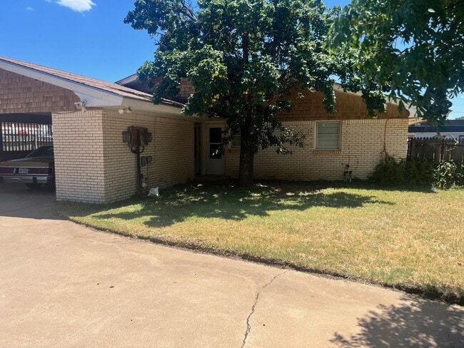 Photo - 3402 70th Drive