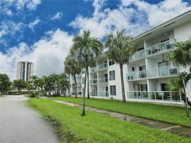 Photo - 1600 NE 114th St Unit 311