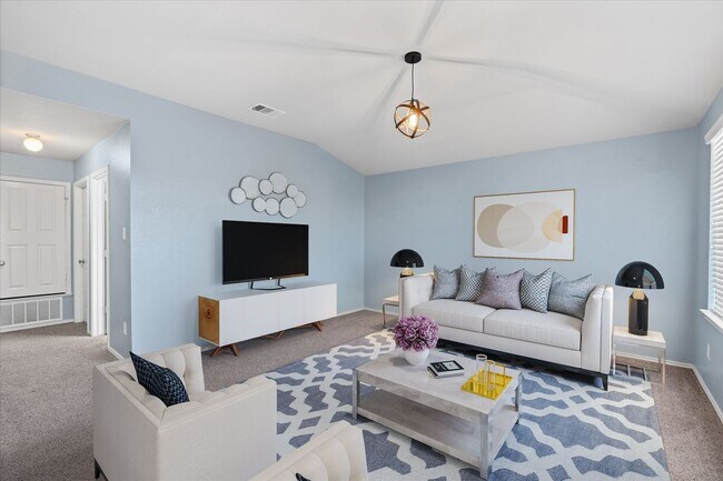 Photo - 2108 Scott Dr