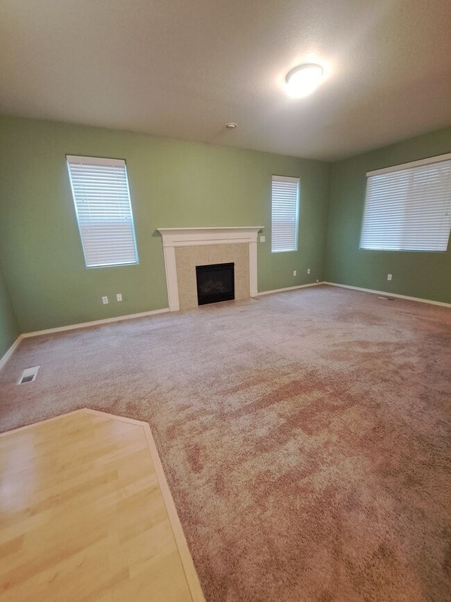 Photo - 3 BEDROOM - AC - move in ready Hillsboro