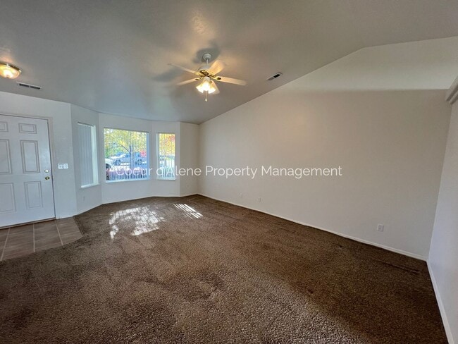 Photo - 3 bed, 2 bath house in fantastic location!